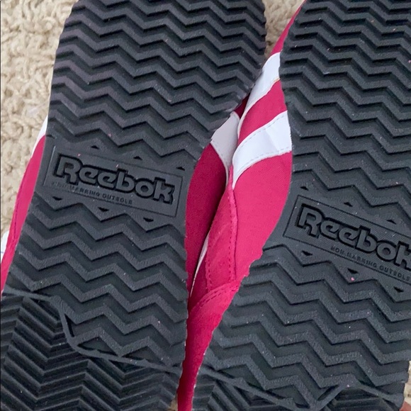 NWT Reebok shoes - Picture 3 of 3